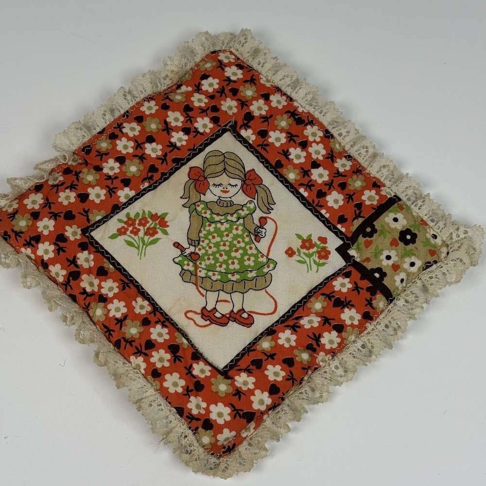 Vintage Handmade Potholder Quilted Lace Heart Little Girl Orange‎ Floral